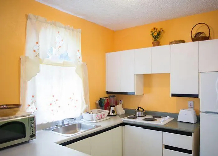 Paradise Columbus Heights Hotel 3*