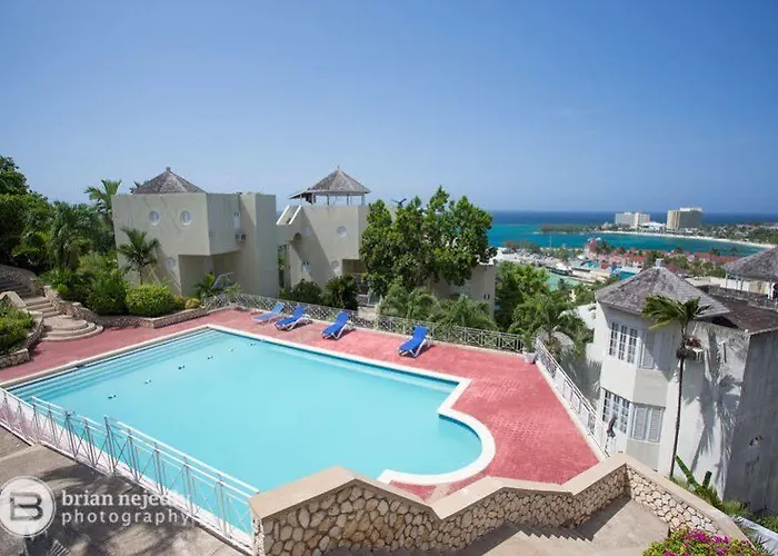 Hotel Paradise Columbus Heights
