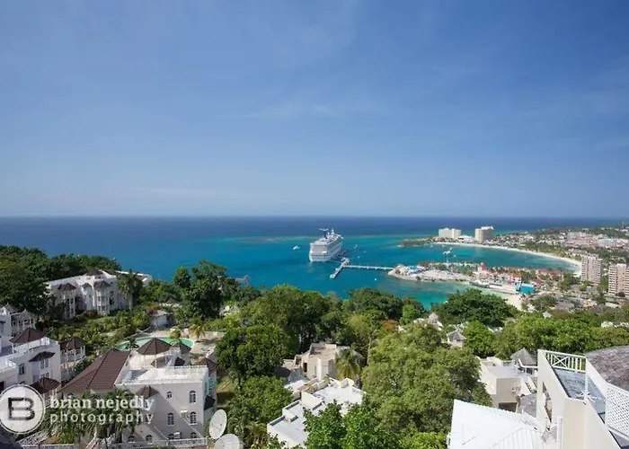 Hotel Paradise Columbus Heights 3*