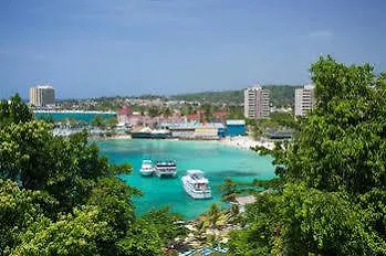 Paradise Columbus Heights Hotel 3*