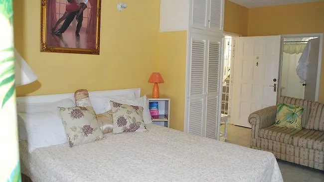 Paradise Columbus Heights 3* Ocho Ríos